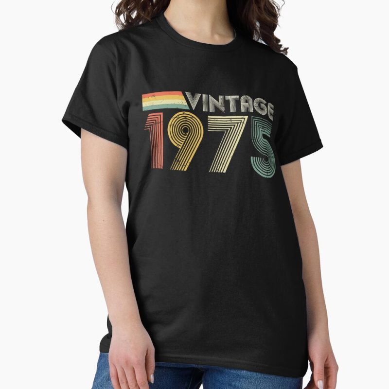 Everyday Select Vintage 1975, 50th Birthday Gift (Distressed Design) Classic T-Shirt - Gift for friend
