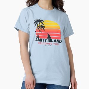 Everyday Select Jaws movie Amity Island welcomes you. Birthday party gifts. Officially licensed merch. Classic T-Shirt - Gift for friend