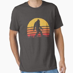 Everyday Select Retro Bigfoot Silhouette Sun Vintage  - Believe! Essential T-Shirt - Gift for friend